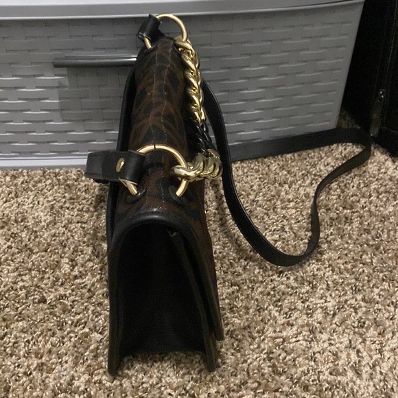 Calvin Klein Crossbody With Chain - Picture 5 of 8